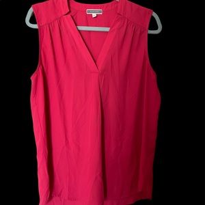 Red sleeveless crepe blouse